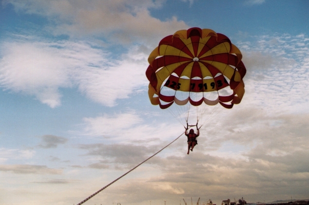2001_Parasailing